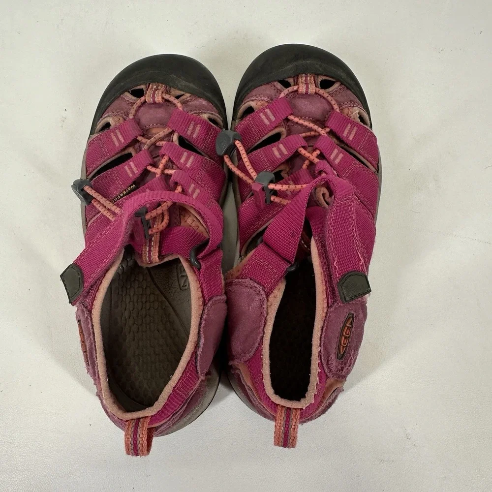 Keen Newport H2 Girls Size 3 Very Berry Fusion Coral Sandals Waterproof Big Kids